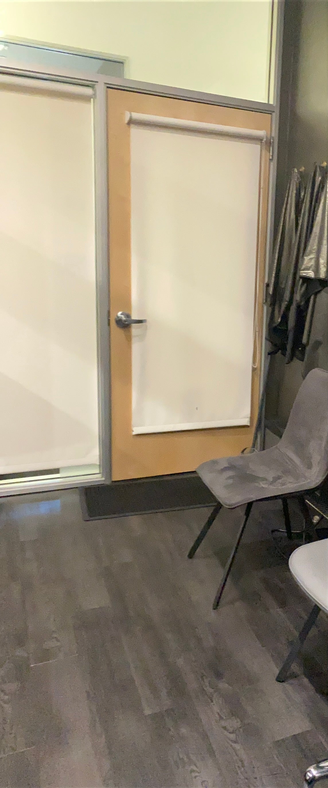 Beverly Hills Solo Salon Suite