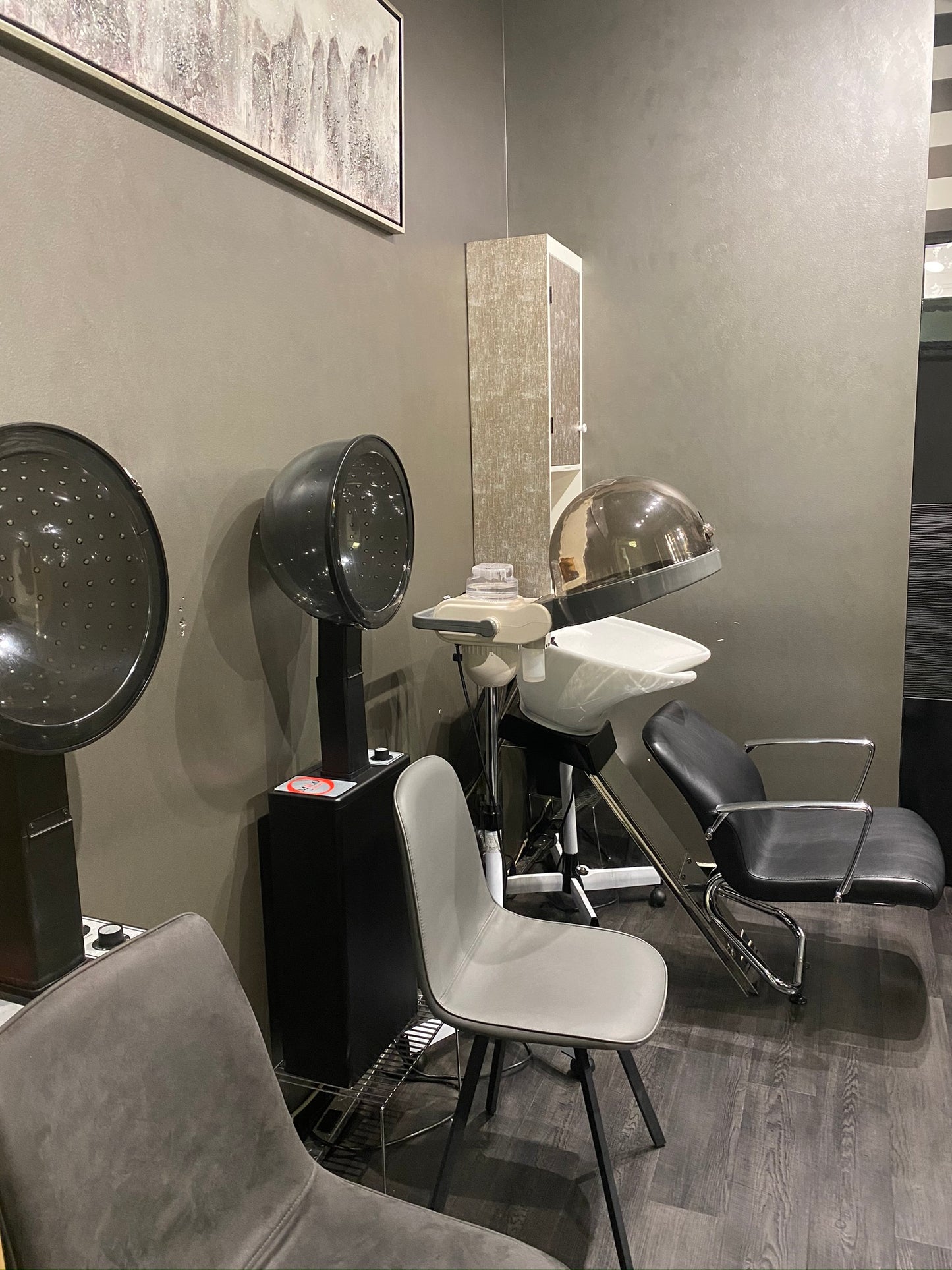 Beverly Hills Solo Salon Suite