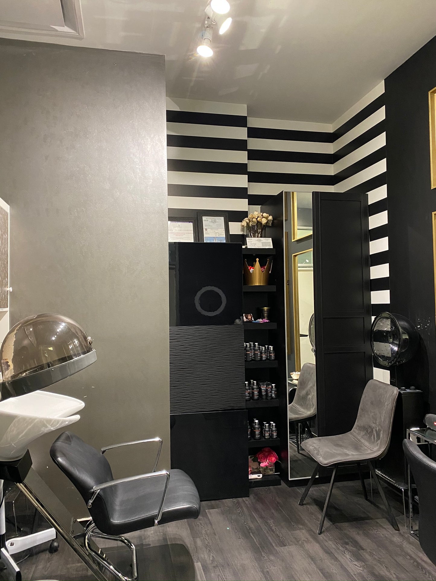 Beverly Hills Solo Salon Suite
