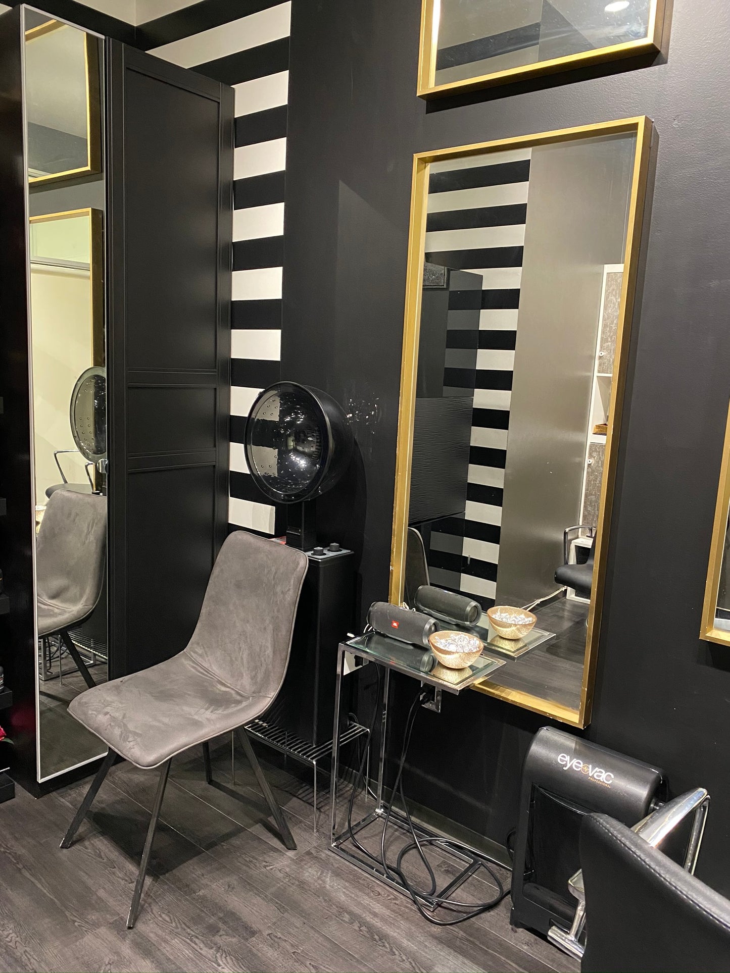 Beverly Hills Solo Salon Suite